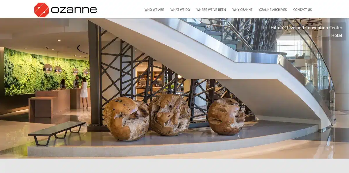 Ozanne Construction website showing their latest projects as a slideshow in their homepage